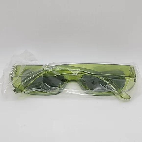 Retro Rectangle Sunglasses – Trendy 90s Style for Men & Women | UV400, Green - Picture 3 of 8